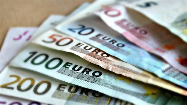 Increase in the Minimum Wage to 900€ per month